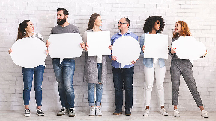 Persone con bolla di discorso